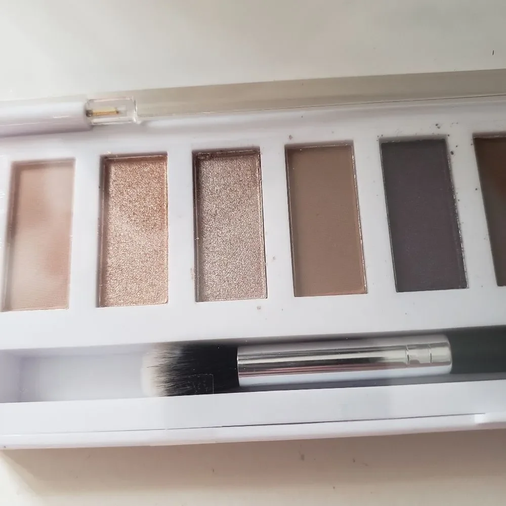10 Shade Eyeshadow palette​